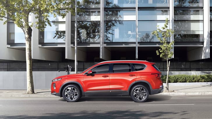 2018 Hyundai Santa Fe image gallery